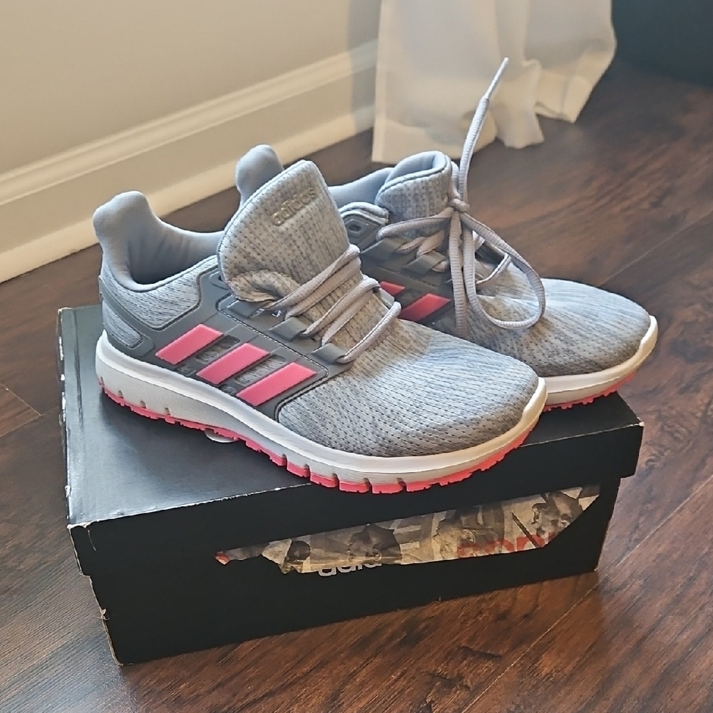 Adidas  Sneakers in Gray and Pink